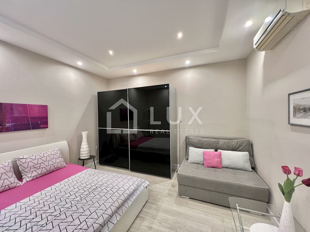 CRIKVENICA - hiša s tremi apartmaji v centru mesta