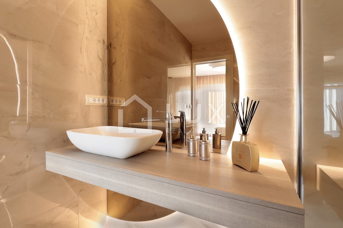 ROVINJ - luksuzno stanovanje 145m2