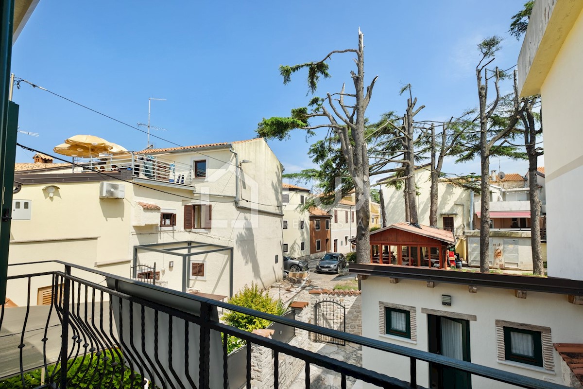 NOVIGRAD - kamnita hiša 30m od morja, center mesta