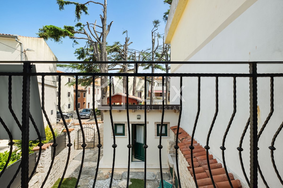 NOVIGRAD - kamnita hiša 30m od morja, center mesta