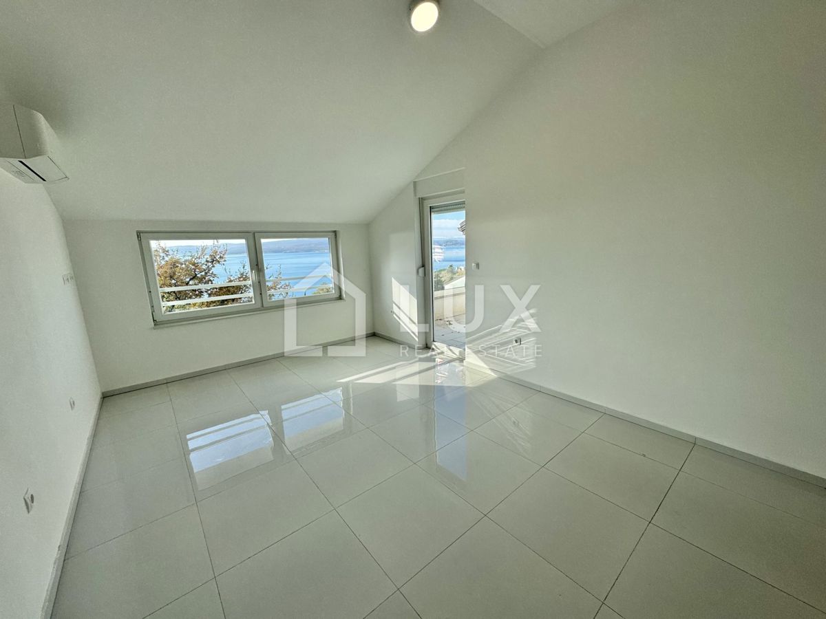 CRIKVENICA - dva apartmaja, 106m2, 150m do morja, novogradnja