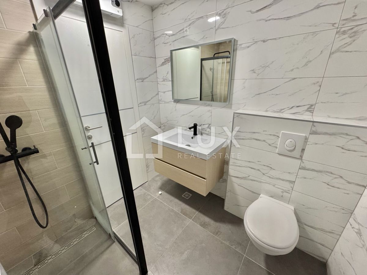 CRIKVENICA - dva apartmaja, 106m2, 150m do morja, novogradnja