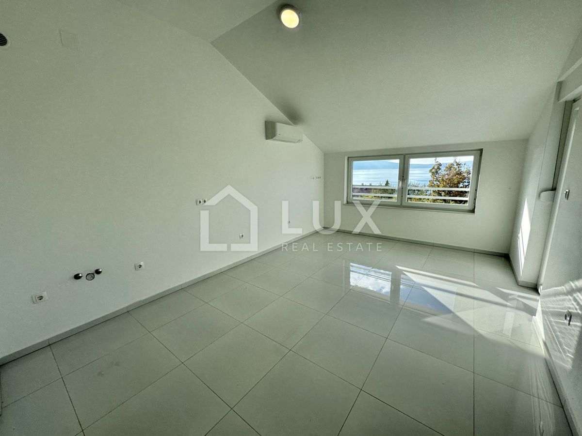 CRIKVENICA - dva apartmaja, 106m2, 150m do morja, novogradnja