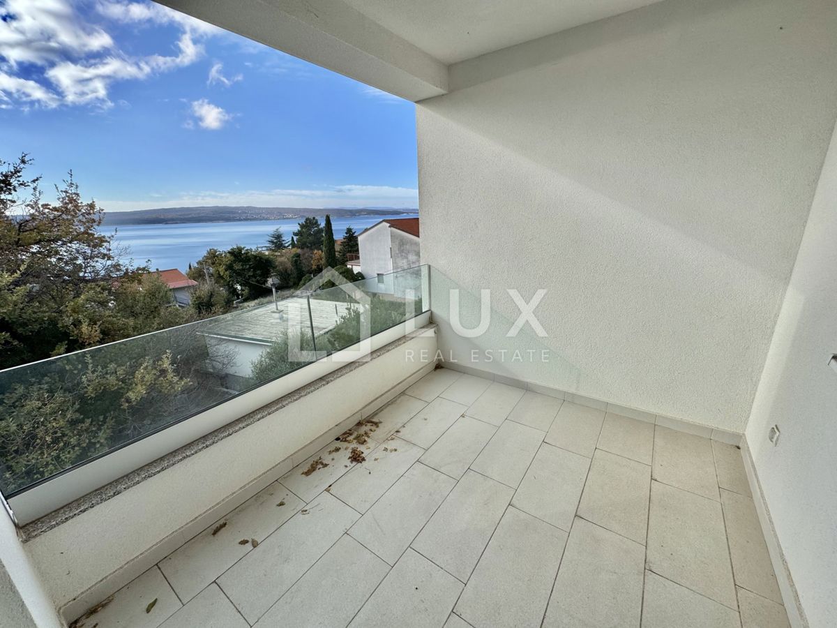 CRIKVENICA - dva apartmaja, 106m2, 150m do morja, novogradnja