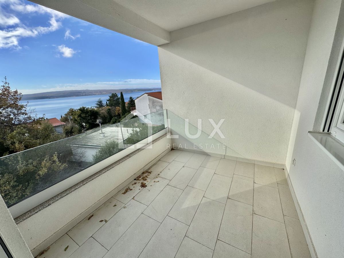 CRIKVENICA - dva apartmaja, 106m2, 150m do morja, novogradnja