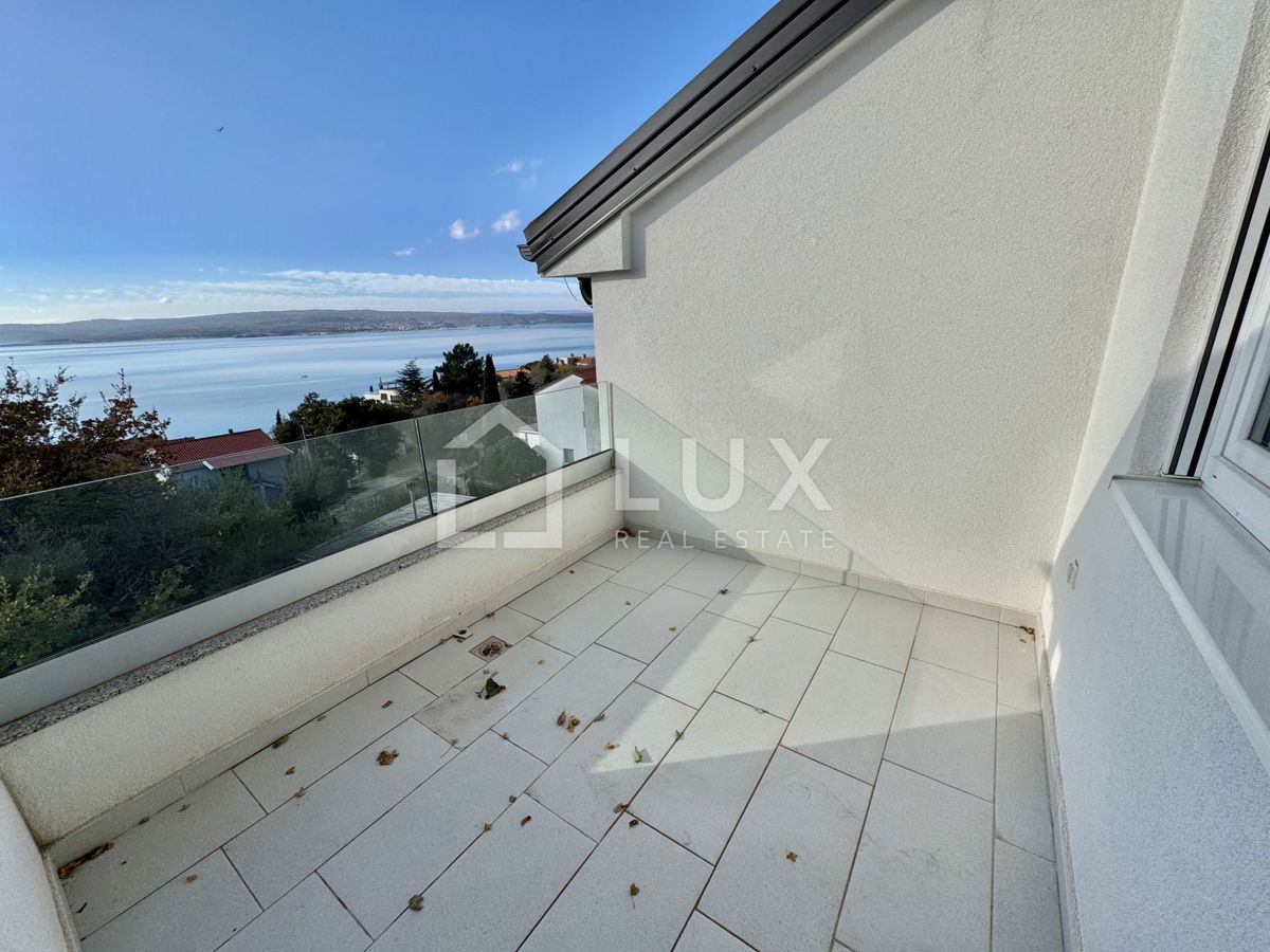 CRIKVENICA - dva apartmaja, 106m2, 150m do morja, novogradnja