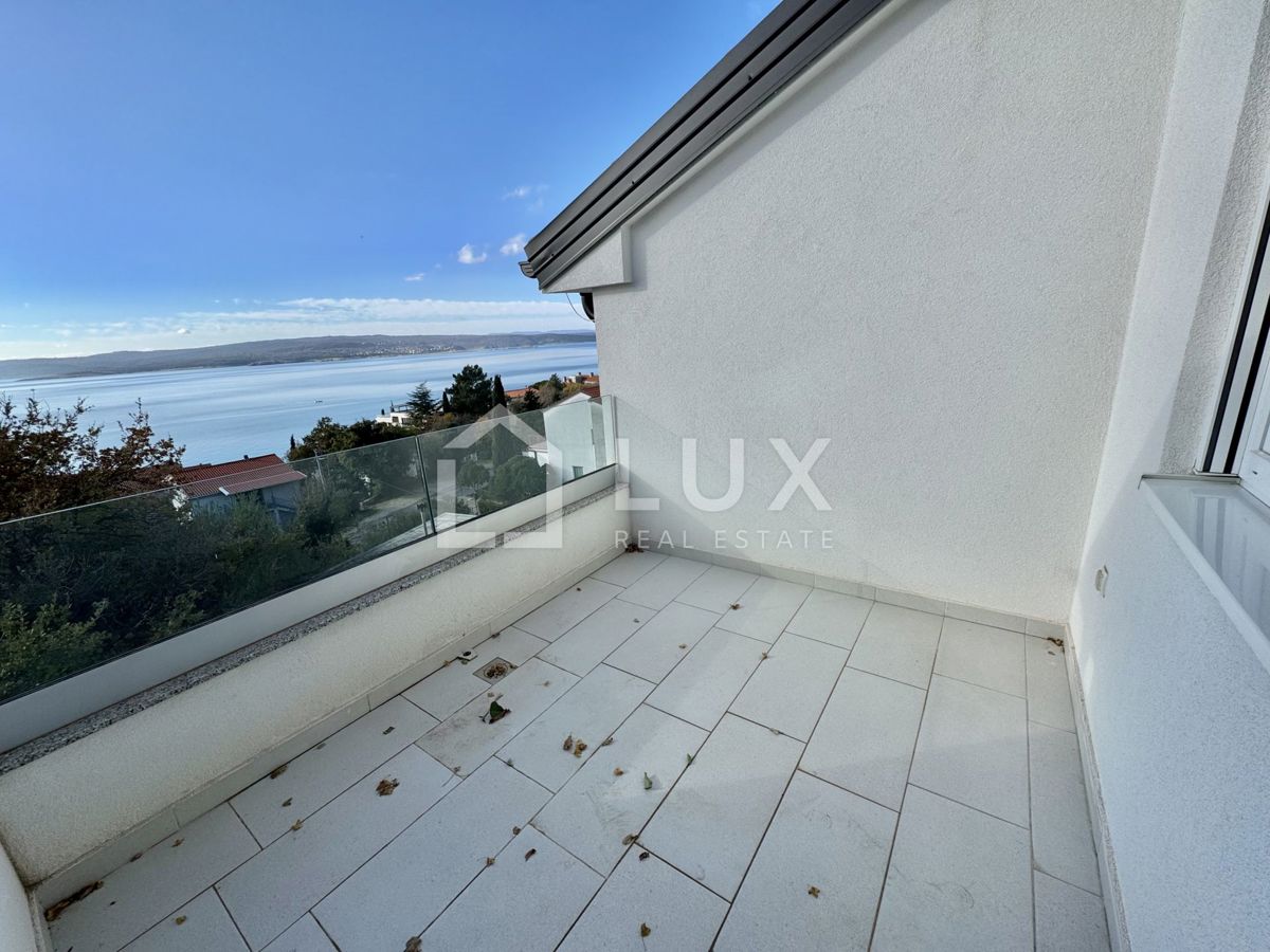 CRIKVENICA - dva apartmaja, 106m2, 150m do morja, novogradnja