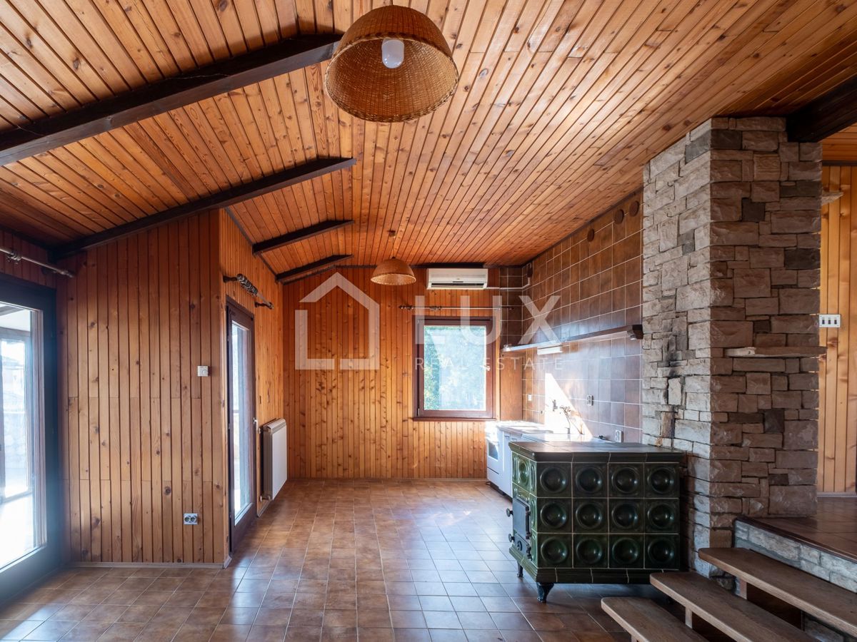 PULA - stanovanje 85m2 + vrt