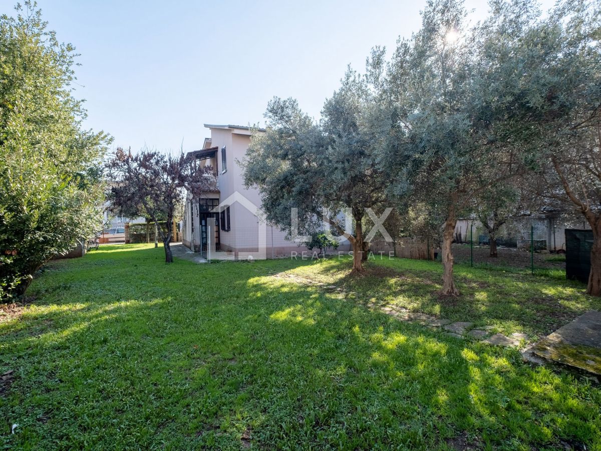 PULA - stanovanje 85m2 + vrt