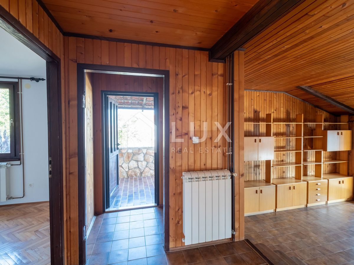 PULA - stanovanje 85m2 + vrt