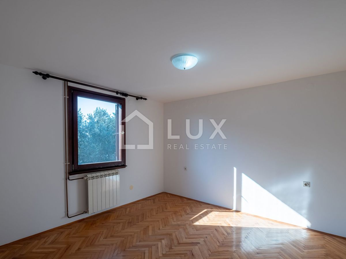 PULA - stanovanje 85m2 + vrt