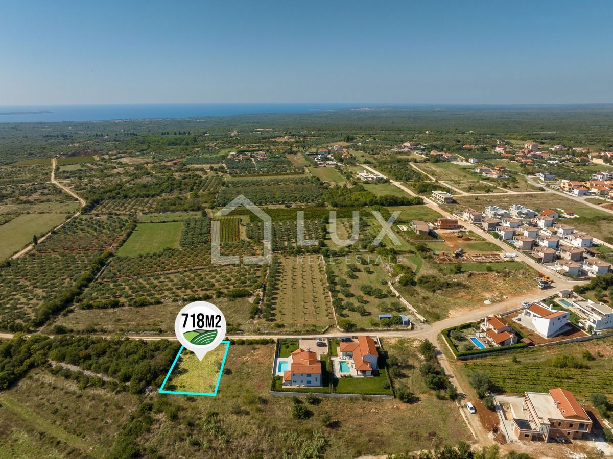 VODNJAN - gradbeno zemljišče 718m2