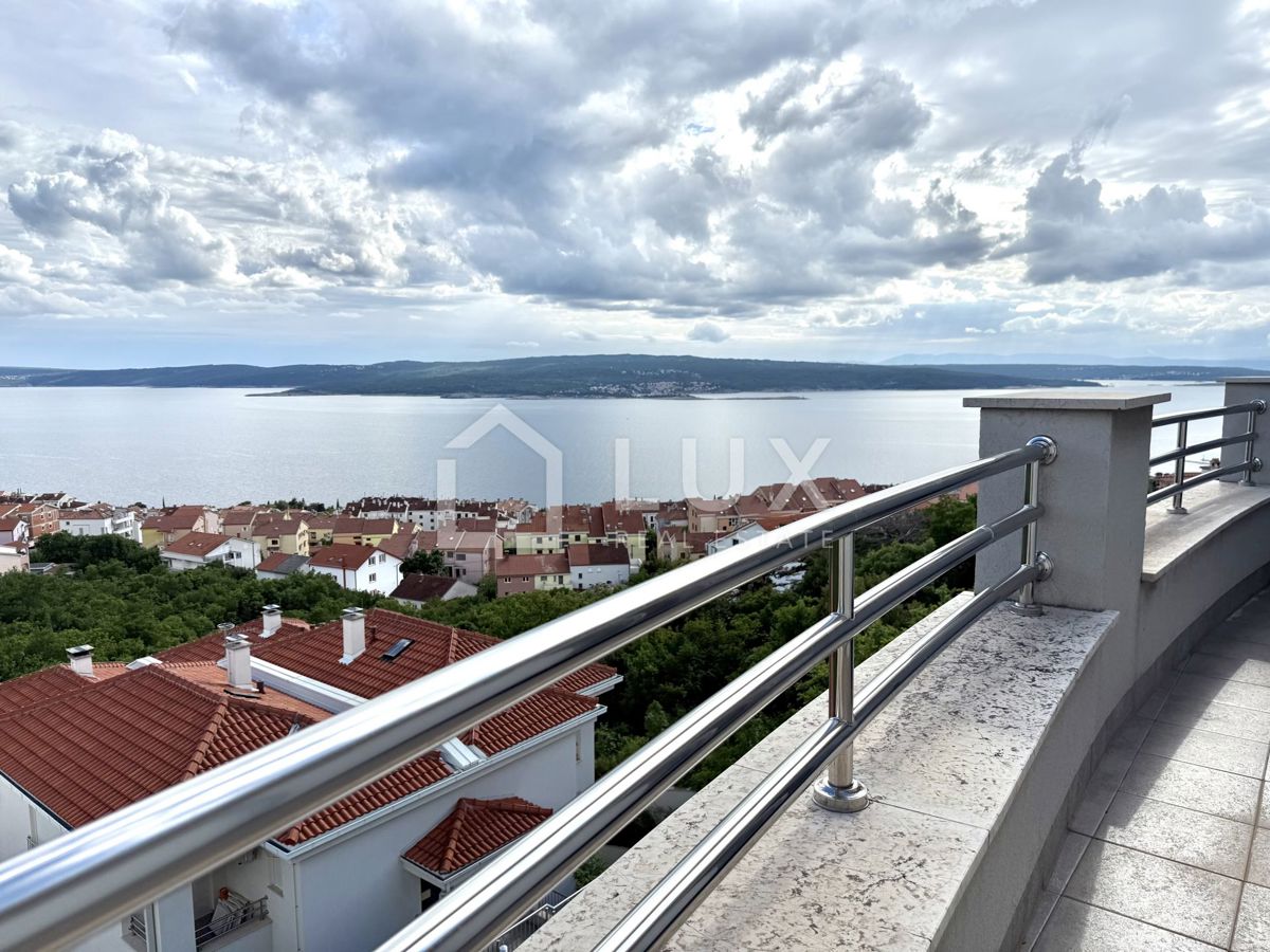 CRIKVENICA - apartma 3s + kopalnica, bazen, pogled na morje