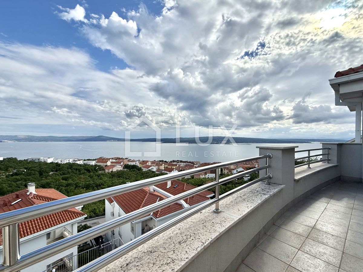 CRIKVENICA - apartma 3s + kopalnica, bazen, pogled na morje