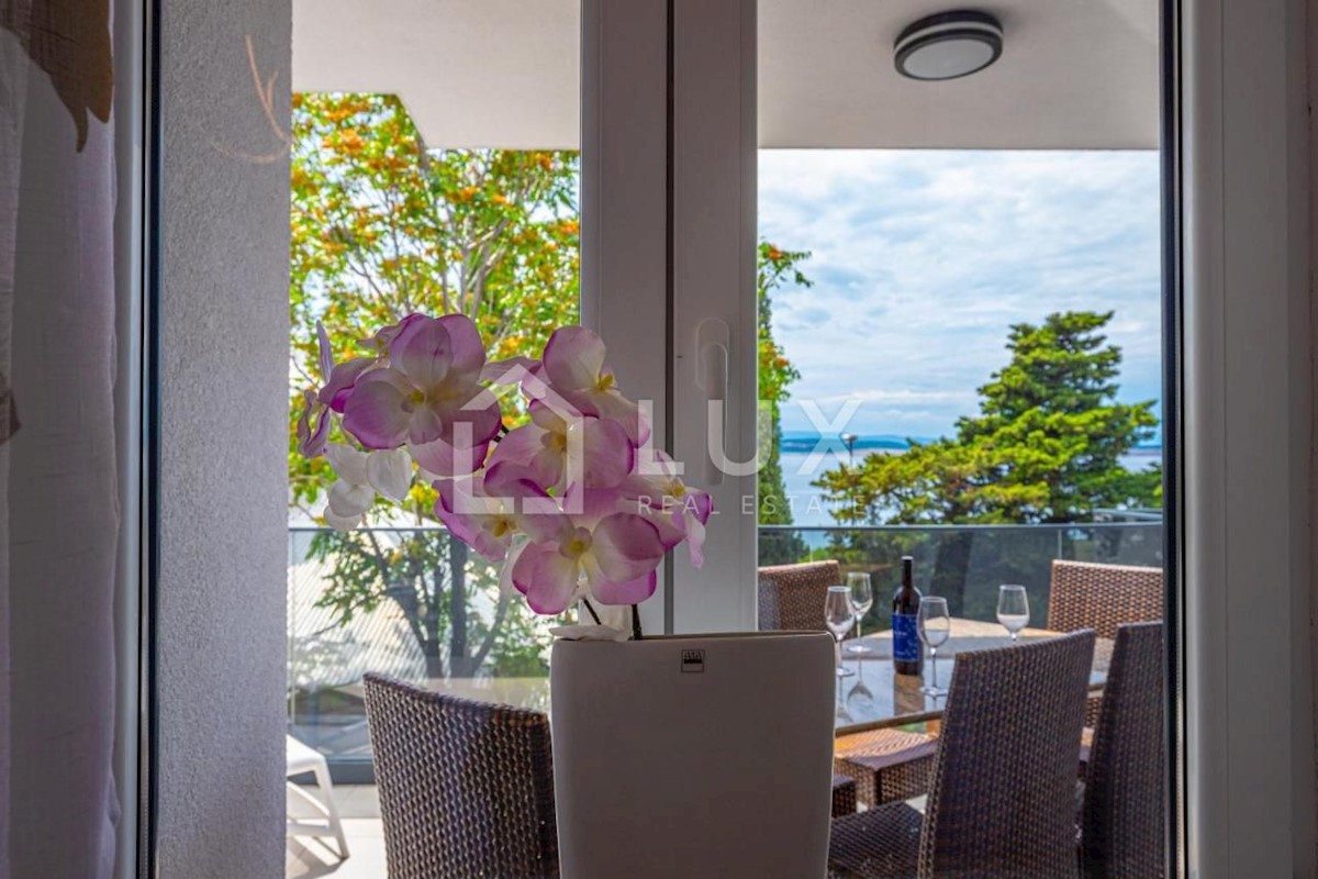 CRIKVENICA - apartmajska vila z bazenom