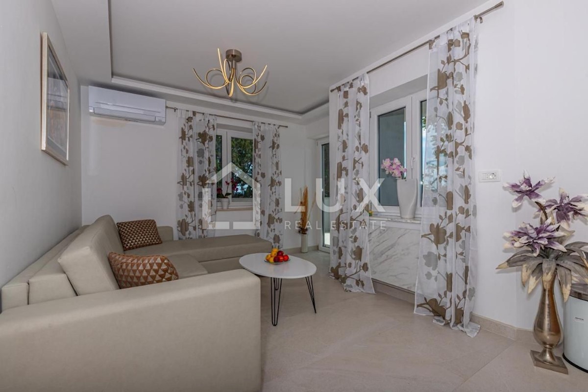 CRIKVENICA - apartmajska vila z bazenom