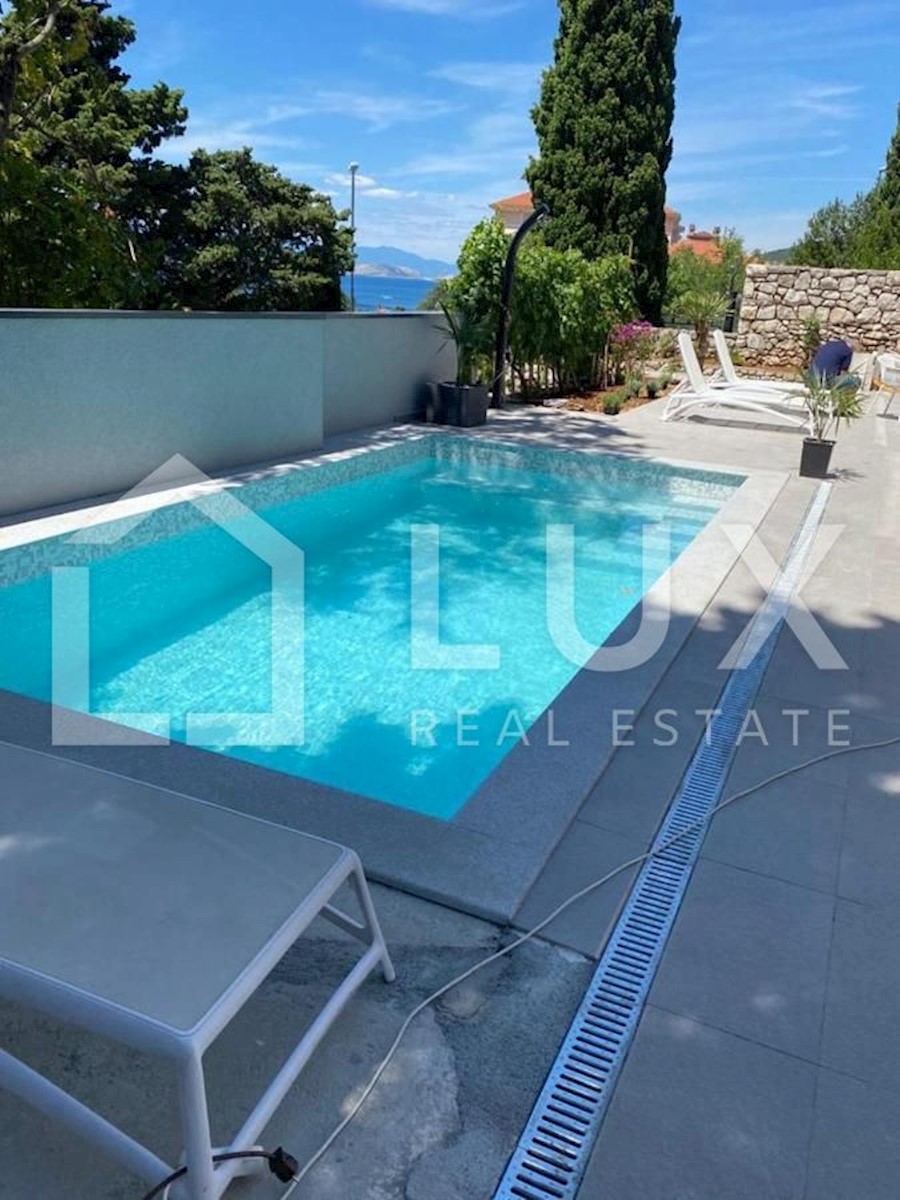 CRIKVENICA - apartmajska vila z bazenom