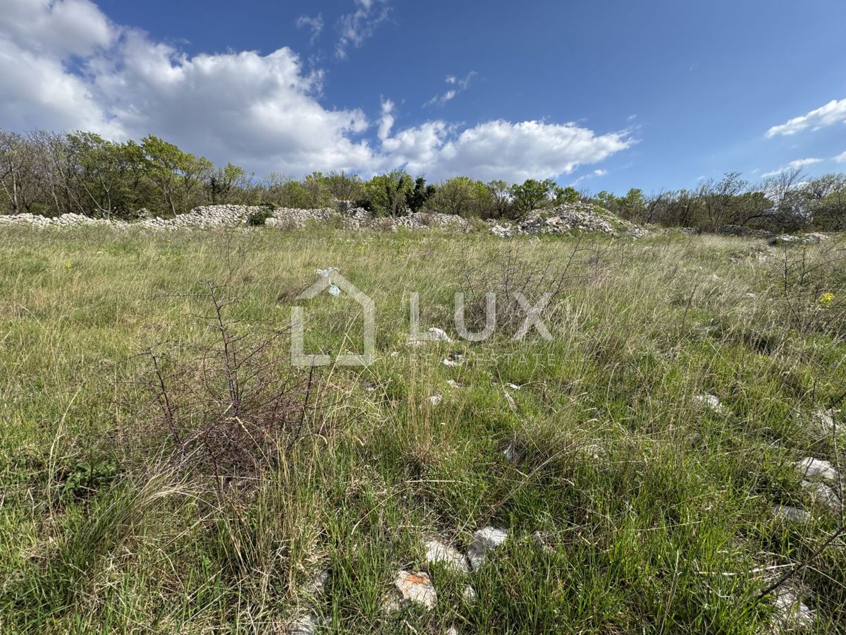 KLENOVICA - gradbeno zemljišče 823m2, 200m do morja