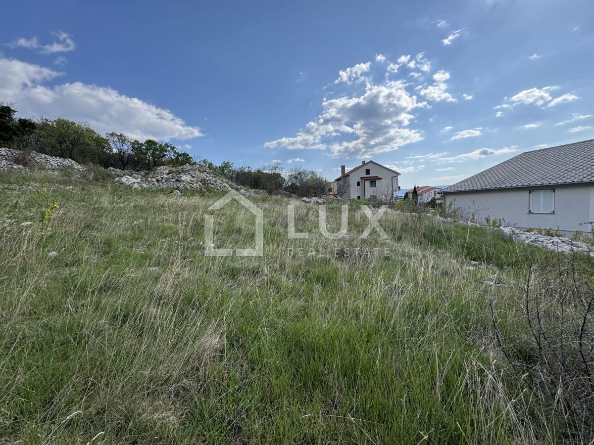 KLENOVICA - gradbeno zemljišče 823m2, 200m do morja