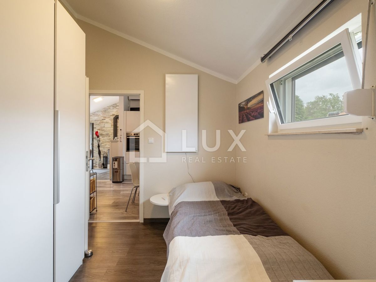 PEROJ - enonadstropna hiša + 1100m2 vrta, 5min do morja