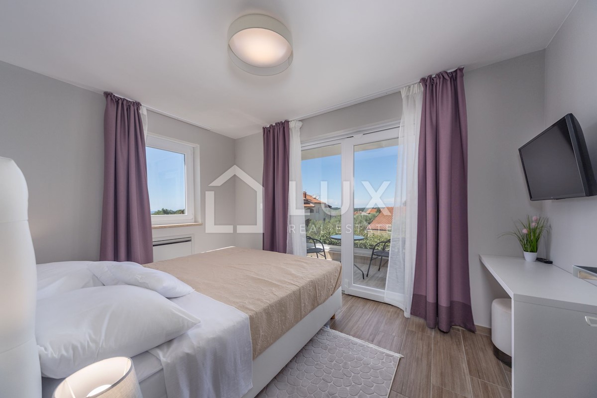 POREČ - vila dvojček z bazenom