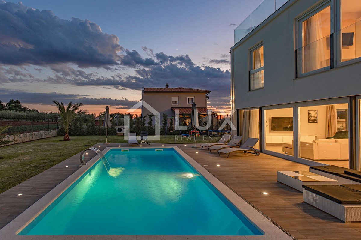 POREČ - vila dvojček z bazenom