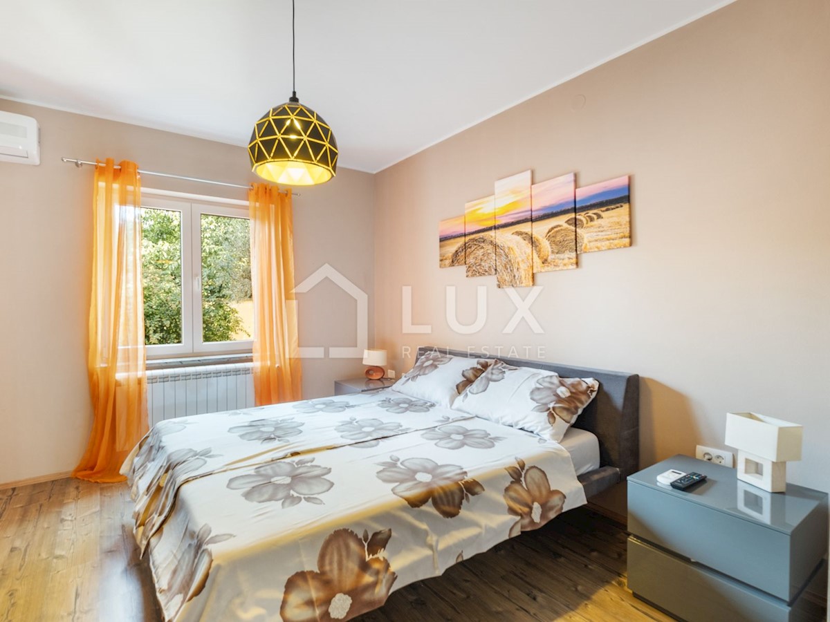 PULA - vila z bazenom na parceli 1116m2