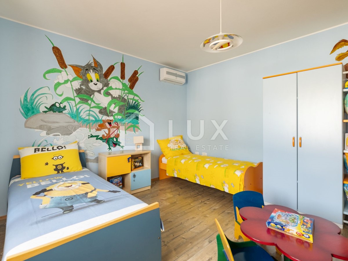 PULA - vila z bazenom na parceli 1116m2