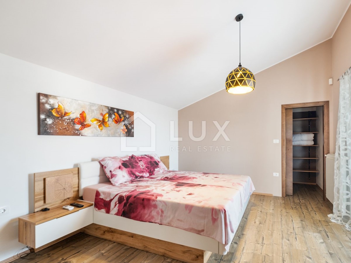PULA - vila z bazenom na parceli 1116m2