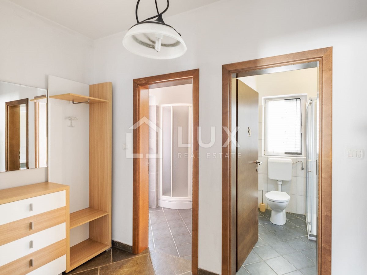 PULA - vila z bazenom na parceli 1116m2