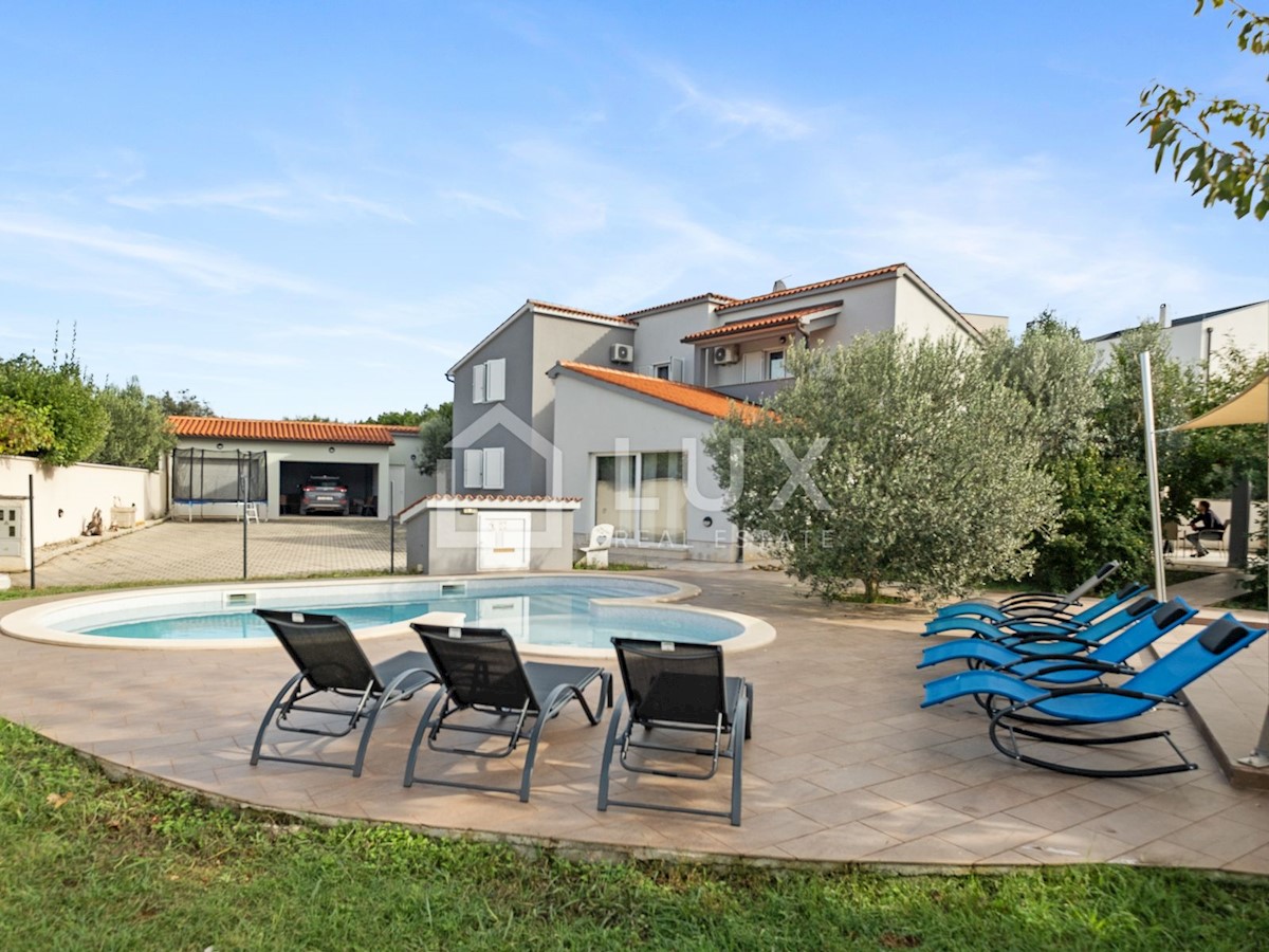 PULA - vila z bazenom na parceli 1116m2