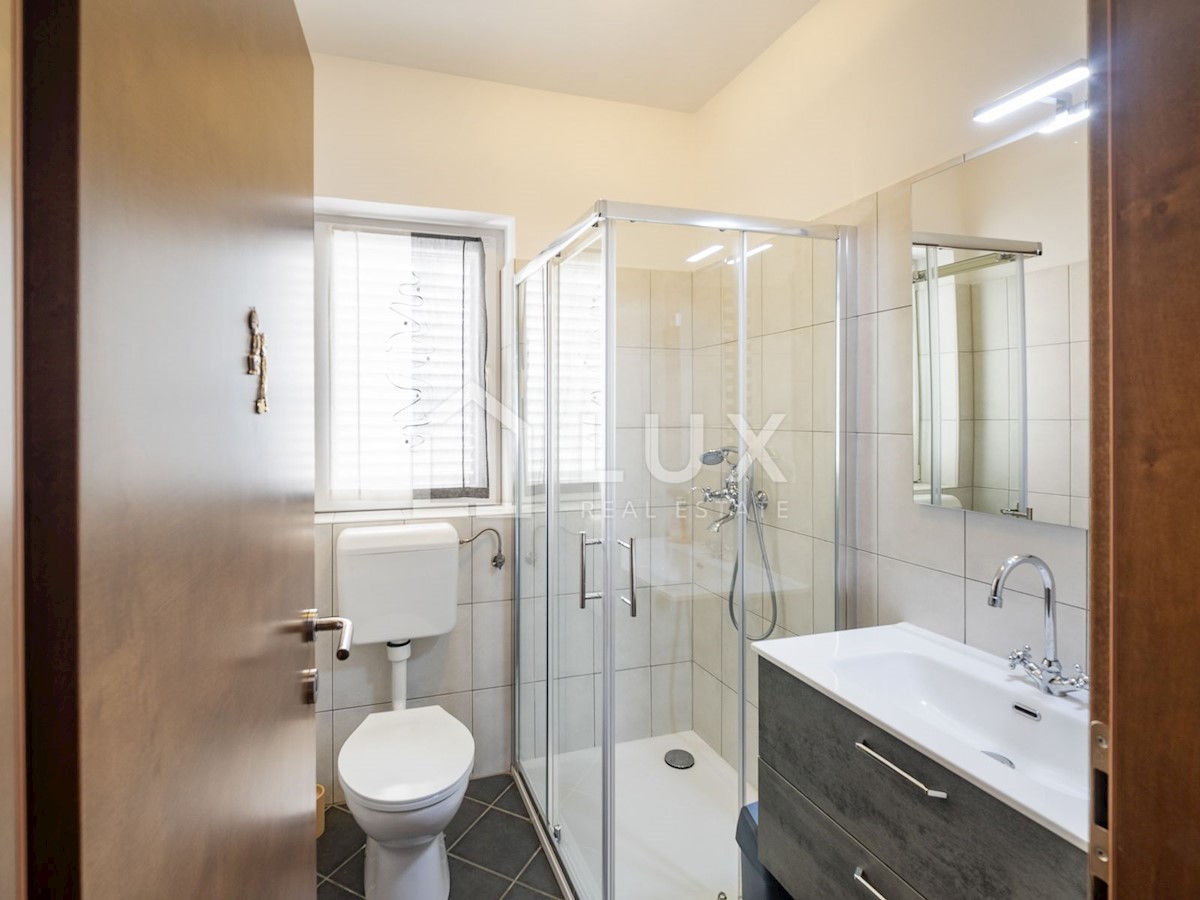 PULA - vila z bazenom na parceli 1116m2