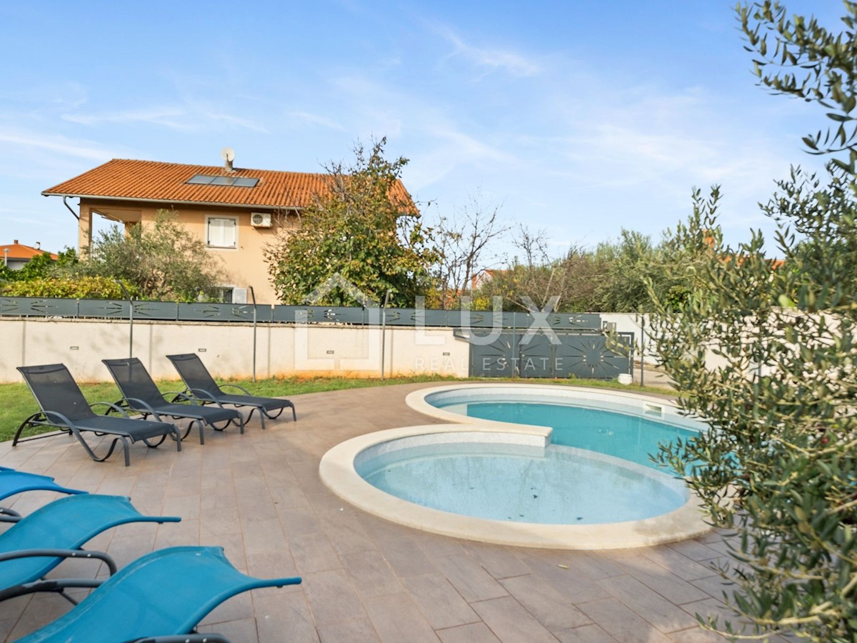 PULA - vila z bazenom na parceli 1116m2