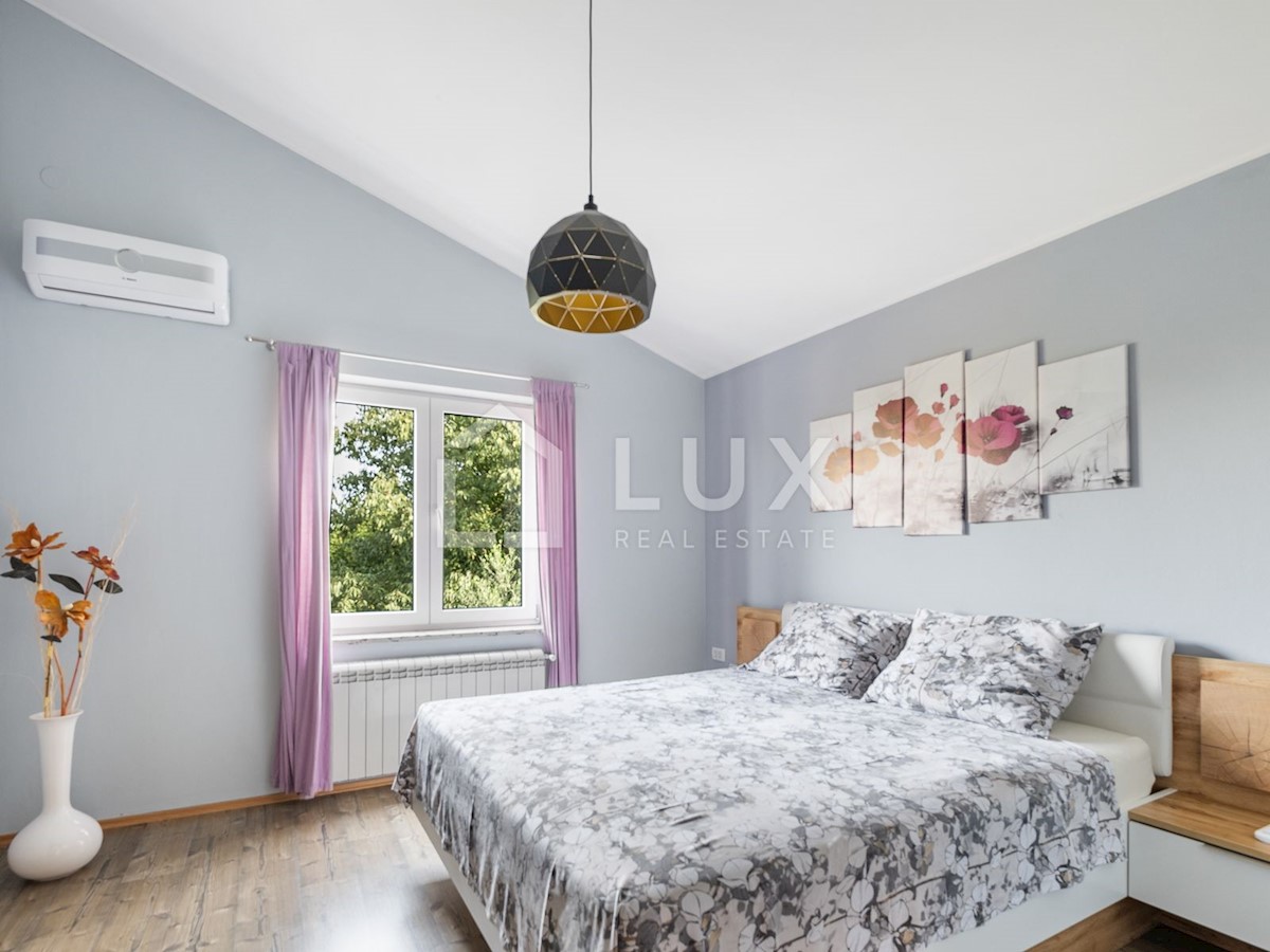 PULA - vila z bazenom na parceli 1116m2