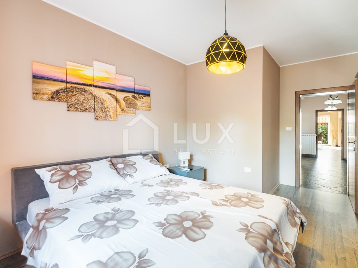 PULA - vila z bazenom na parceli 1116m2