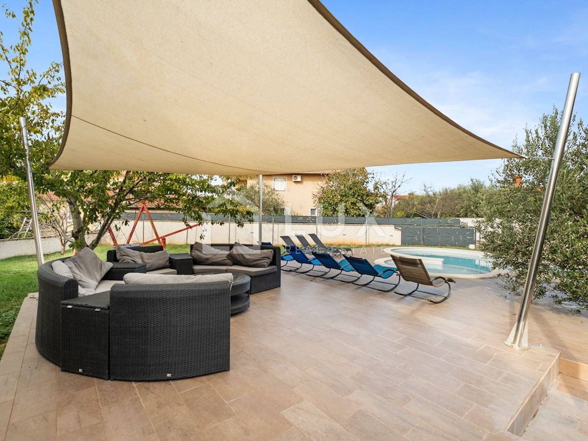 PULA - vila z bazenom na parceli 1116m2