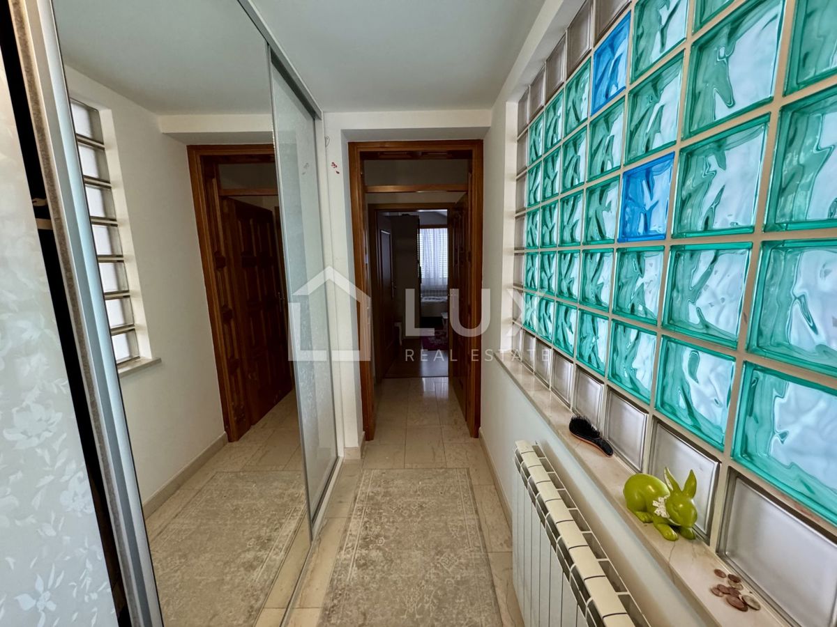 CRIKVENICA - penthouse 182m2, 3 parkirna mesta