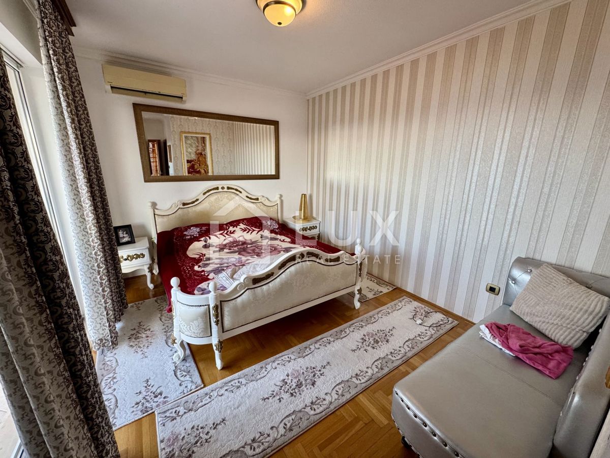 CRIKVENICA - penthouse 182m2, 3 parkirna mesta