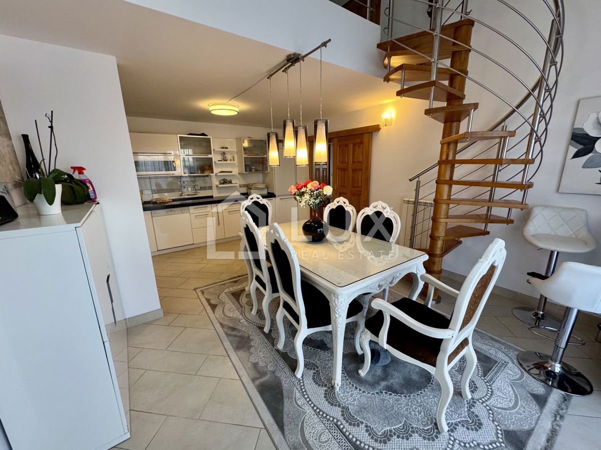 CRIKVENICA - penthouse 182m2, 3 parkirna mesta