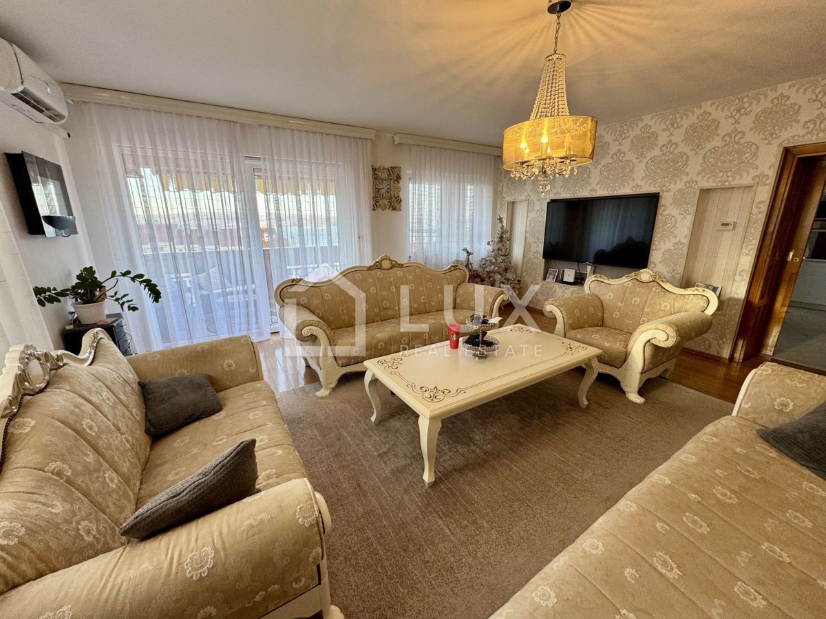CRIKVENICA - penthouse 182m2, 3 parkirna mesta