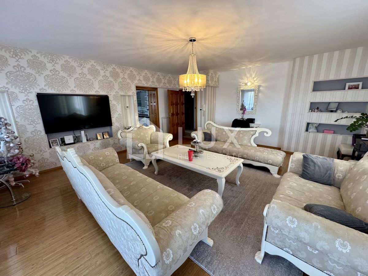 CRIKVENICA - penthouse 182m2, 3 parkirna mesta
