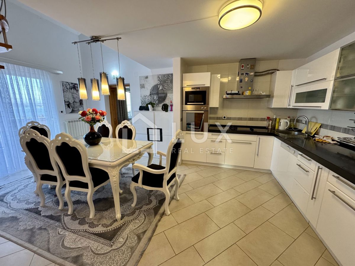 CRIKVENICA - penthouse 182m2, 3 parkirna mesta