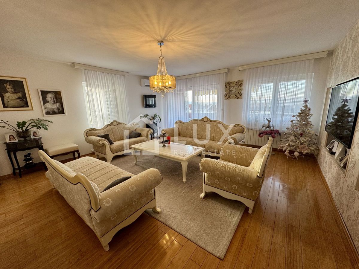 CRIKVENICA - penthouse 182m2, 3 parkirna mesta