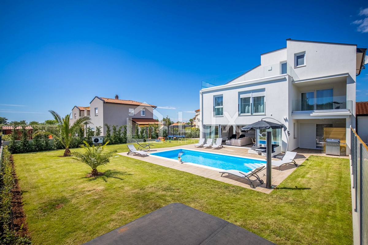 POREČ - luksuzna vila z bazenom