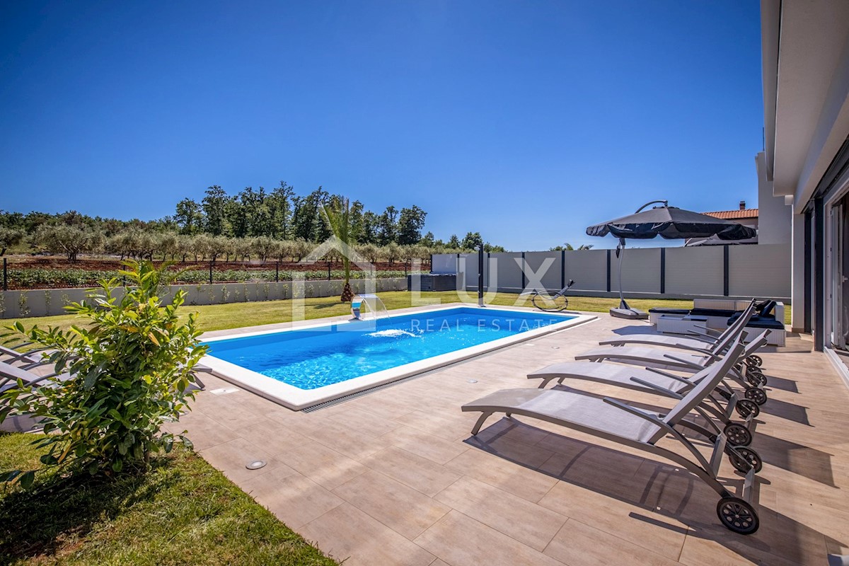 POREČ - luksuzna vila z bazenom