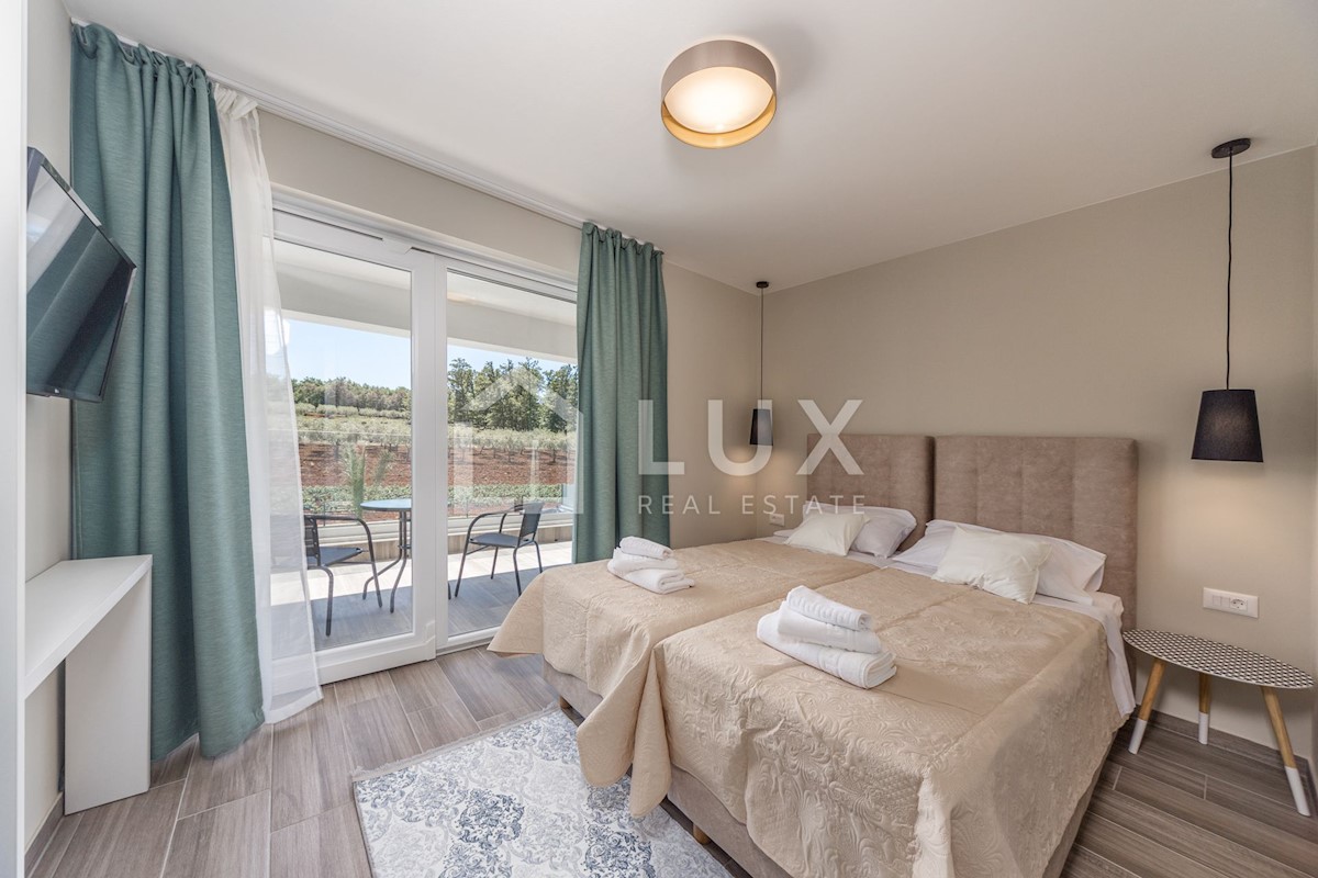 POREČ - luksuzna vila z bazenom