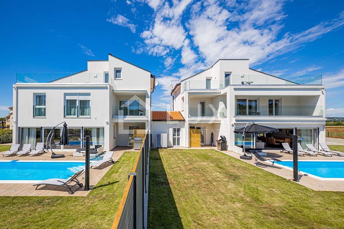 POREČ - luksuzna vila z bazenom