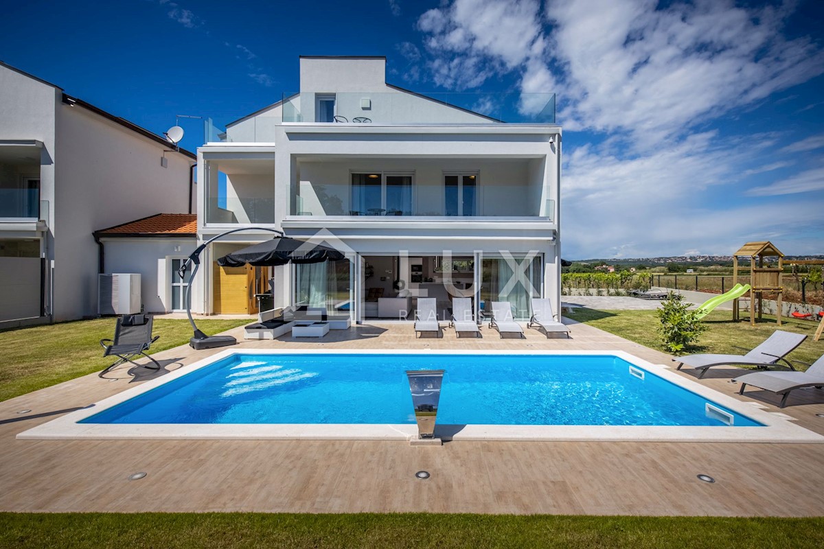 POREČ - luksuzna vila z bazenom