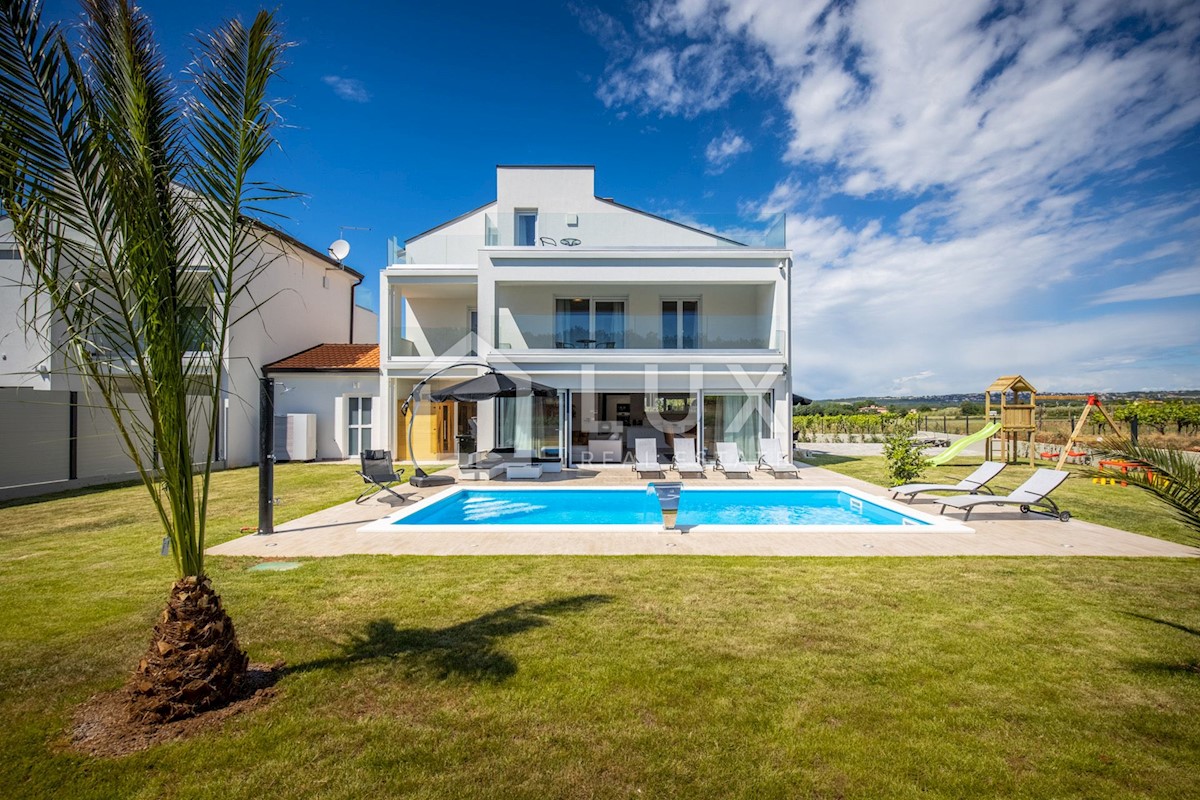 POREČ - luksuzna vila z bazenom