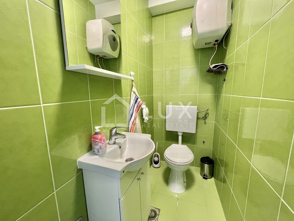 BRIBIR - trisobno stanovanje z bazenom in vrtom